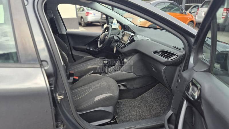 Peugeot 208 1.4BTNG 98000 k m
