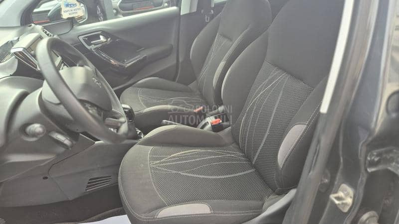 Peugeot 208 1.4BTNG 98000 k m