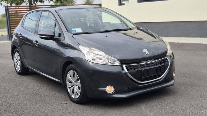 Peugeot 208 1.4BTNG 98000 k m