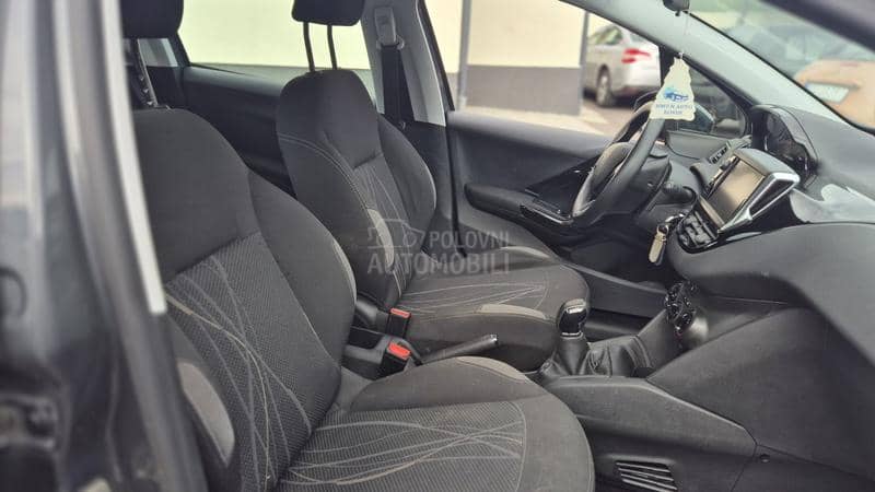 Peugeot 208 1.4BTNG 98000 k m