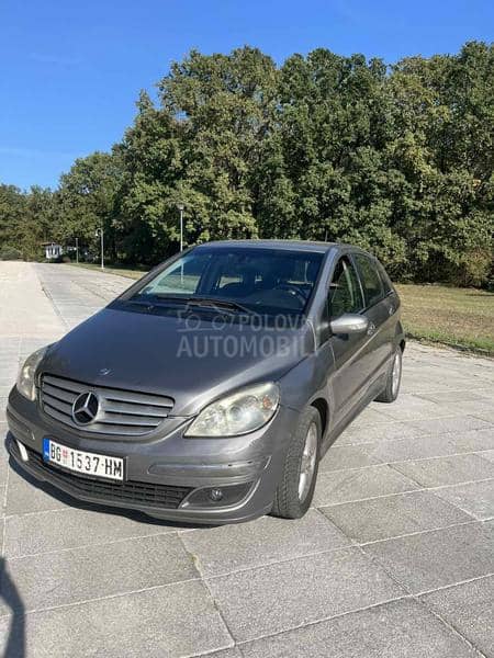 Mercedes Benz B 180 