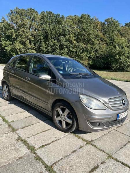 Mercedes Benz B 180 