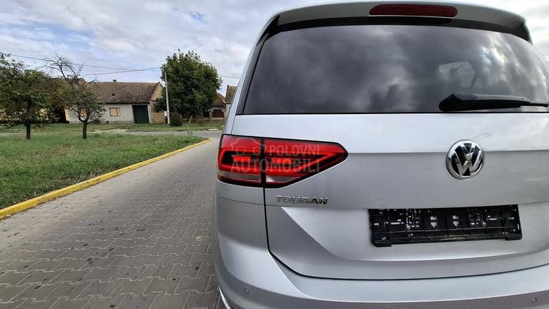Volkswagen Touran 1.4b DSG 7s nav