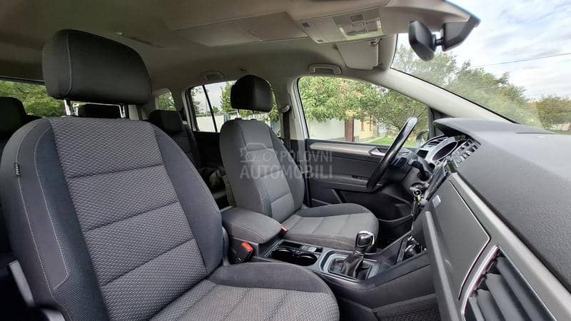 Volkswagen Touran 1.4b DSG 7s nav