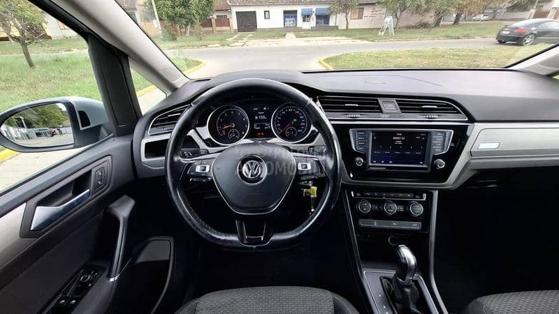 Volkswagen Touran 1.4b DSG 7s nav