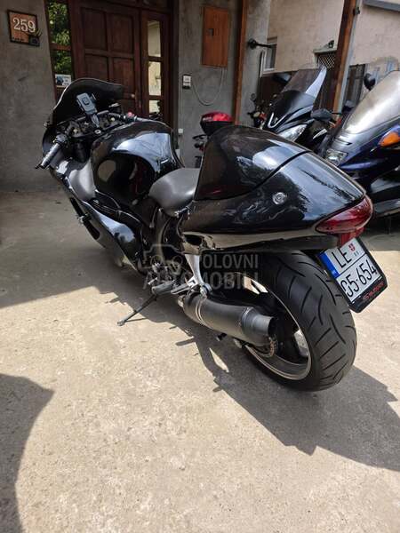 Suzuki gsx1300r hayabusa