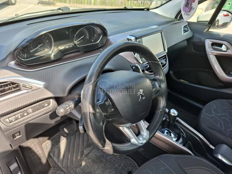 Peugeot 2008 1.6 ehdi Peugeot 2008 1.6 ehdi