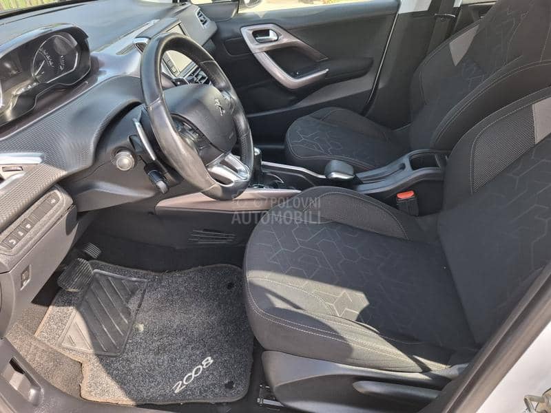 Peugeot 2008 1.6 ehdi Peugeot 2008 1.6 ehdi