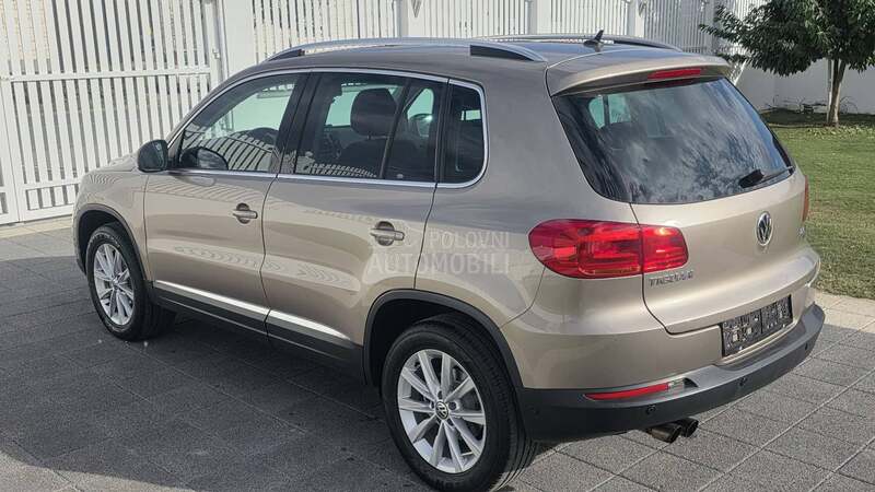 Volkswagen Tiguan 2.0TDI SPORT LINE