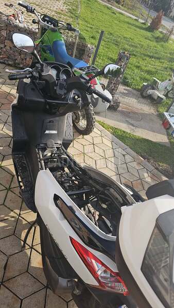 Kymco Downtown 300i