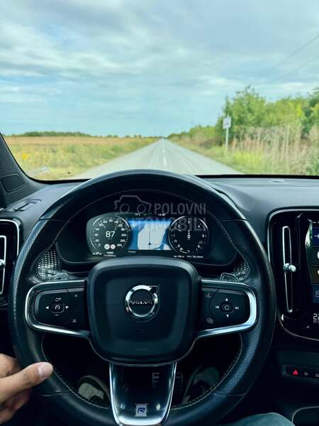 Volvo XC40 D4 AWD R-DESIGN