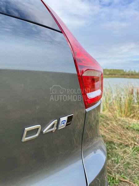 Volvo XC40 D4 AWD R-DESIGN