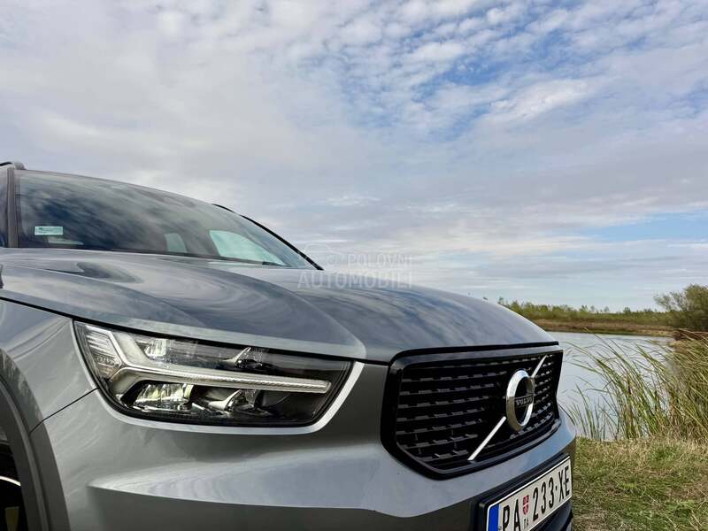 Volvo XC40 D4 AWD R-DESIGN