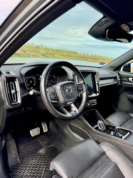 Volvo XC40 D4 AWD R-DESIGN