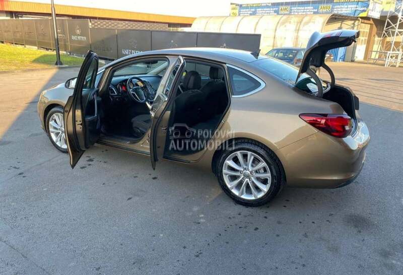 Opel Astra J Cdti