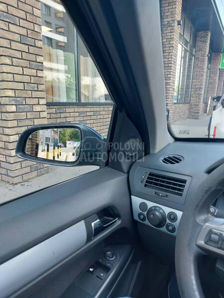 Opel Astra H 
