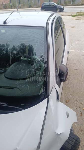 Peugeot 206 2003. god. -  kompletan auto u delovima