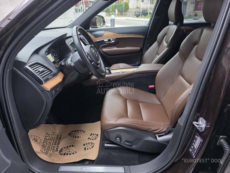 Volvo XC90 B5 Momentum Pro