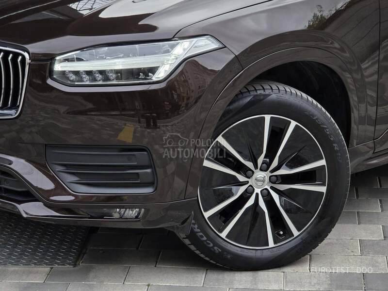 Volvo XC90 B5 Momentum Pro