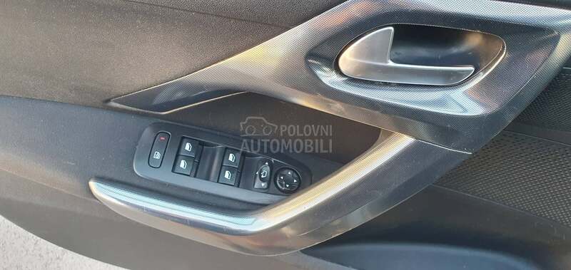 Peugeot 2008 1.6 hdi ALLURE