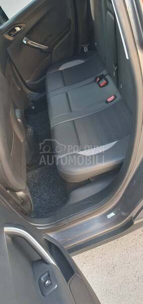 Peugeot 2008 1.6 hdi ALLURE