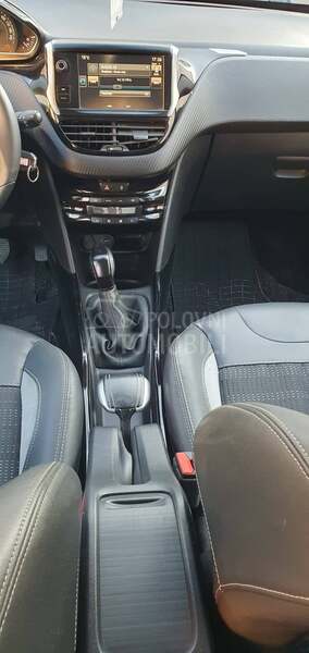Peugeot 2008 1.6 hdi ALLURE
