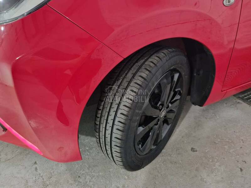 Toyota Aygo x wave