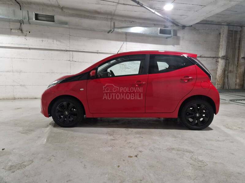 Toyota Aygo x wave