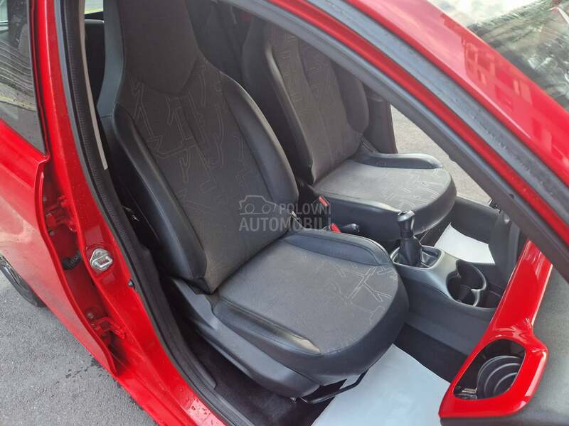Toyota Aygo x wave