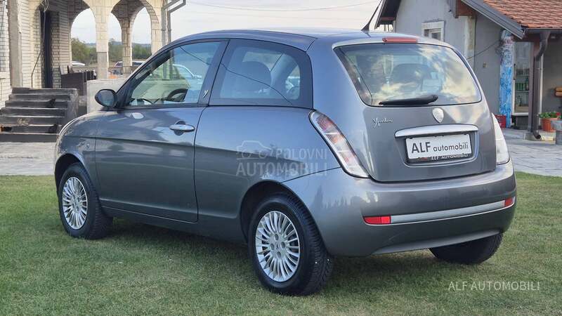 Lancia Ypsilon 1.2 8v