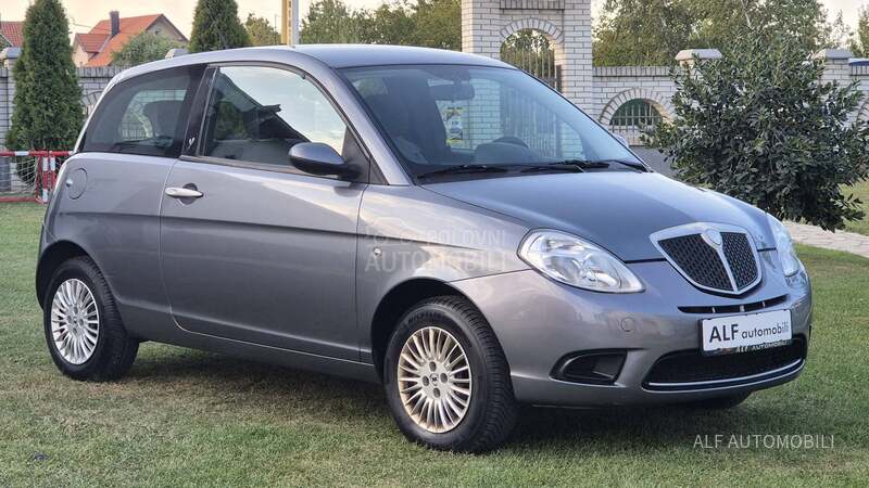 Lancia Ypsilon 1.2 8v