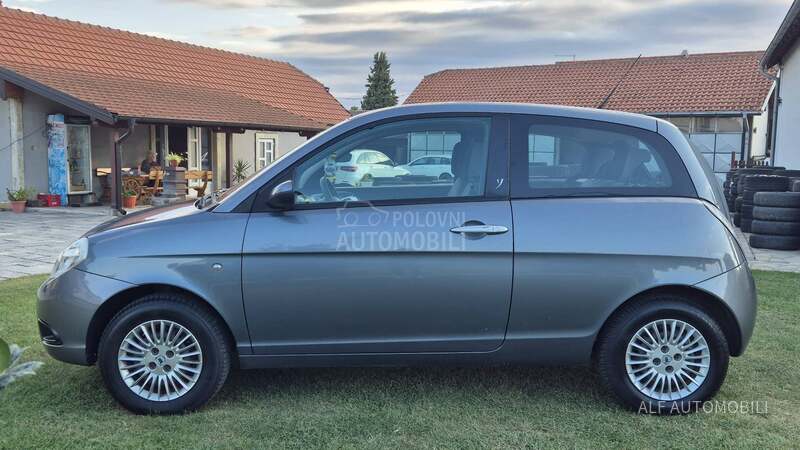 Lancia Ypsilon 1.2 8v