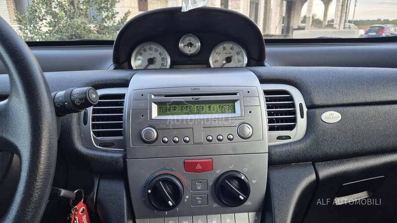 Lancia Ypsilon 1.2 8v