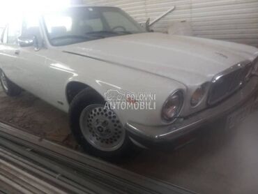 Jaguar XJ12 sovereign