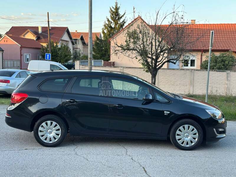 Opel Astra J 1.4 TURBO