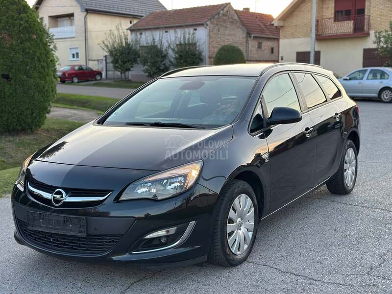 Opel Astra J 1.4 TURBO