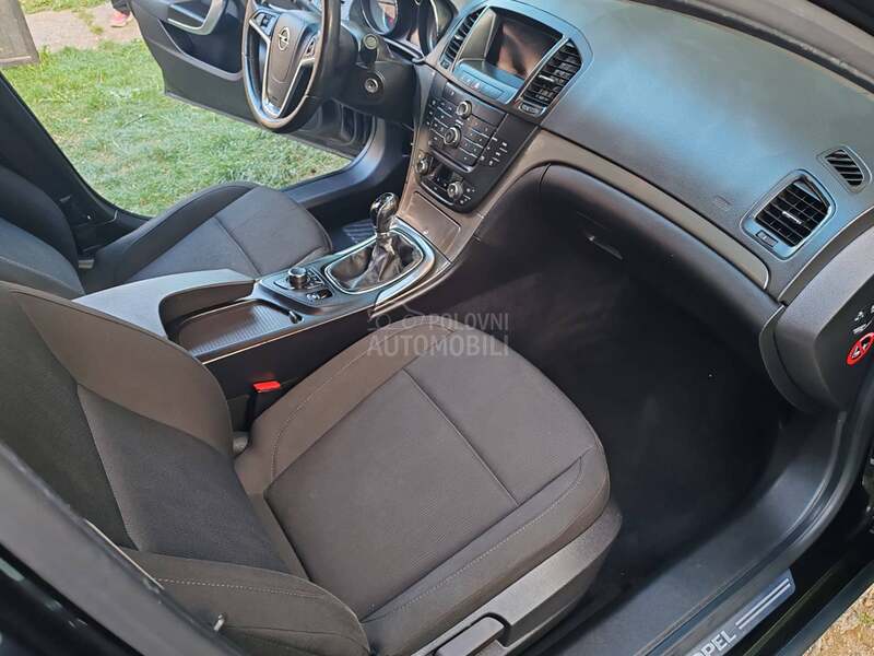Opel Insignia 1.8B