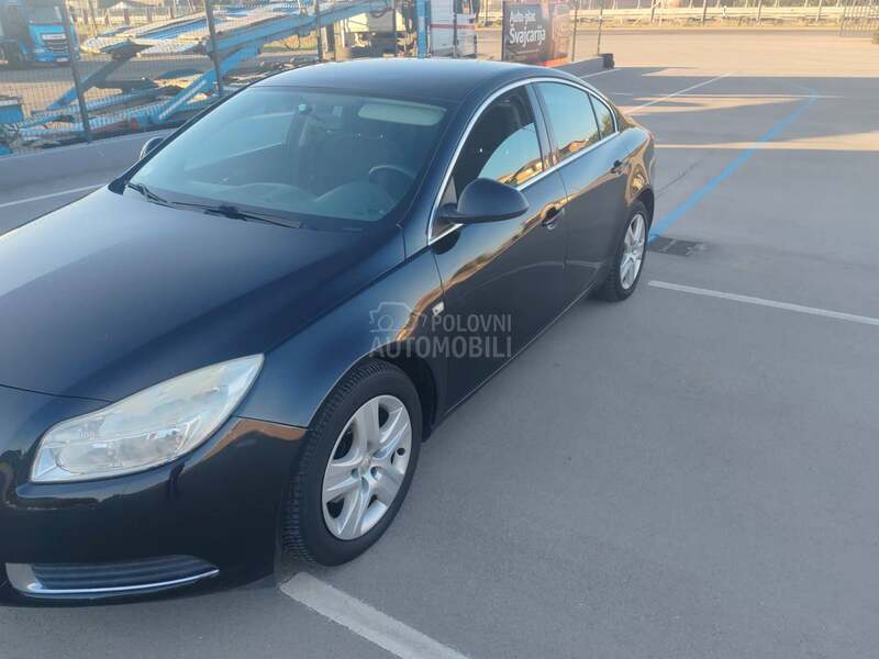 Opel Insignia 1.8B