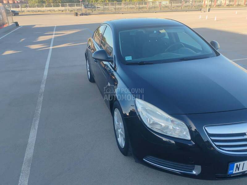 Opel Insignia 1.8B