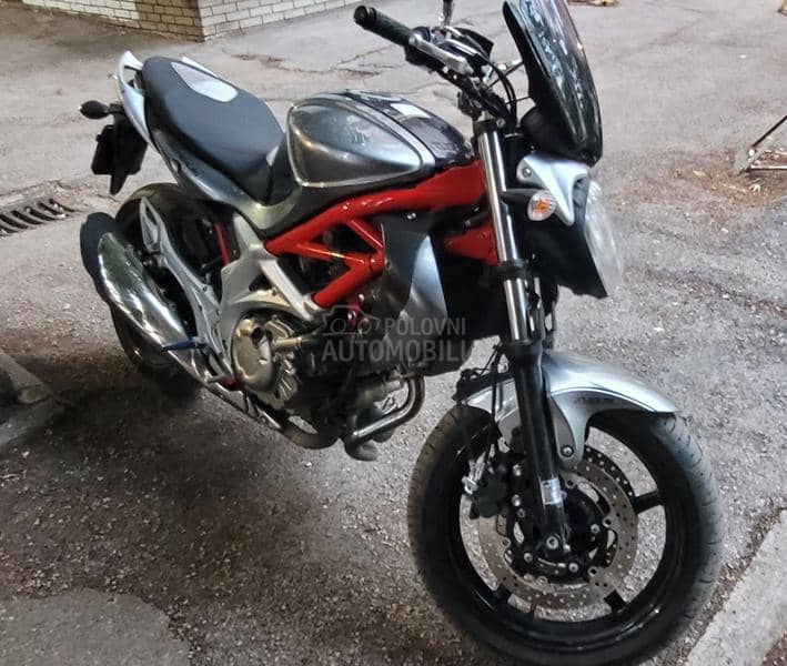 Suzuki Gladius SVF 650