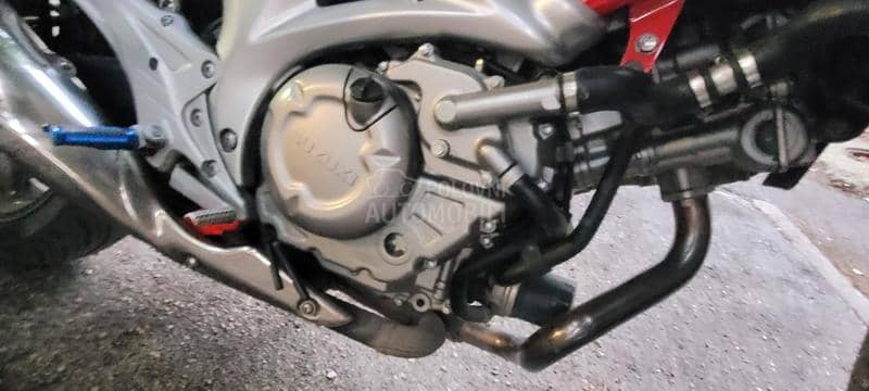 Suzuki Gladius SVF 650