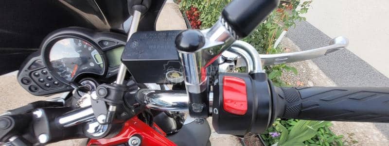 Suzuki Gladius SVF 650