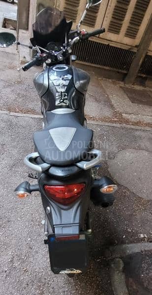 Suzuki Gladius SVF 650