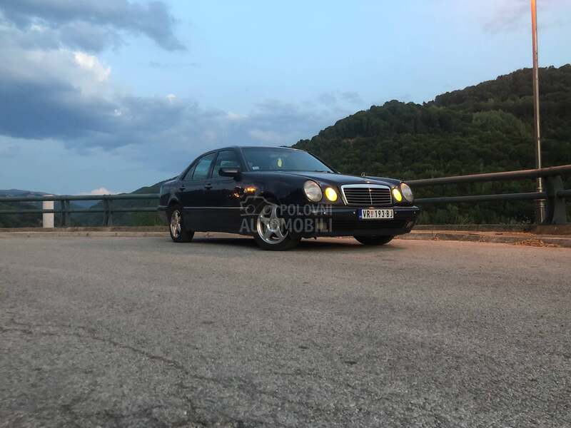 Mercedes Benz E 220 