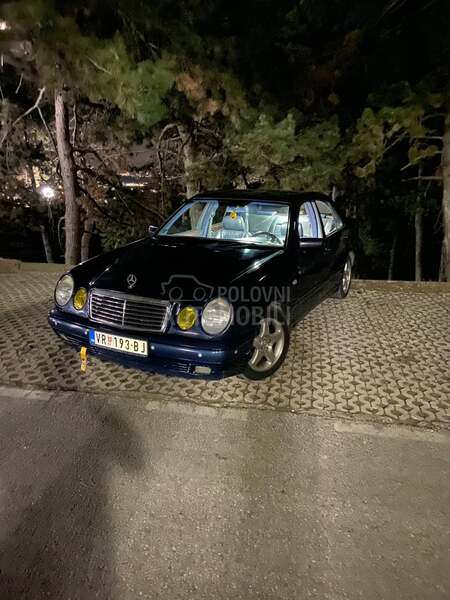 Mercedes Benz E 220 