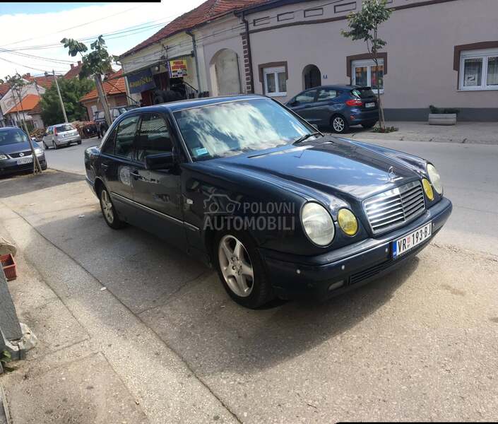 Mercedes Benz E 220 