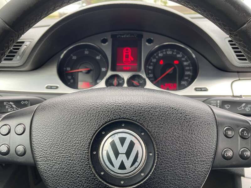 Volkswagen Passat B6 2.0  TDI  HIGH LINE