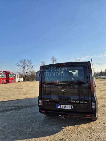 Opel Vivaro DTI 2.5
