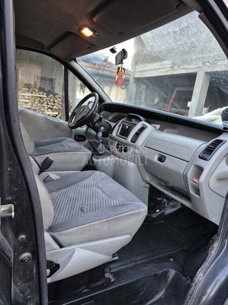 Opel Vivaro DTI 2.5
