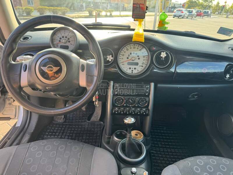 MINI One 